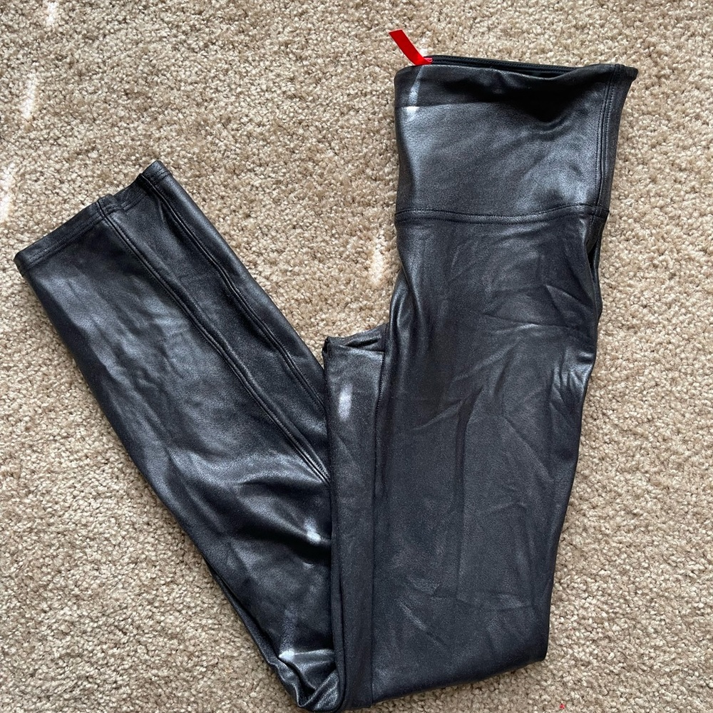 Spanx faux leather leggings sz M black high rise